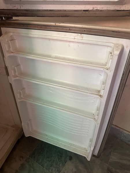 Dawlance Refrigerator Used For Sale 3