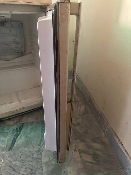 Dawlance Refrigerator Used For Sale 8