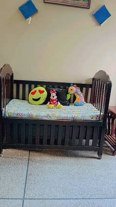 wooden baby cot  (black tali)