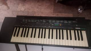 Yamaha PSR 100 for sale in Pristine Condition.