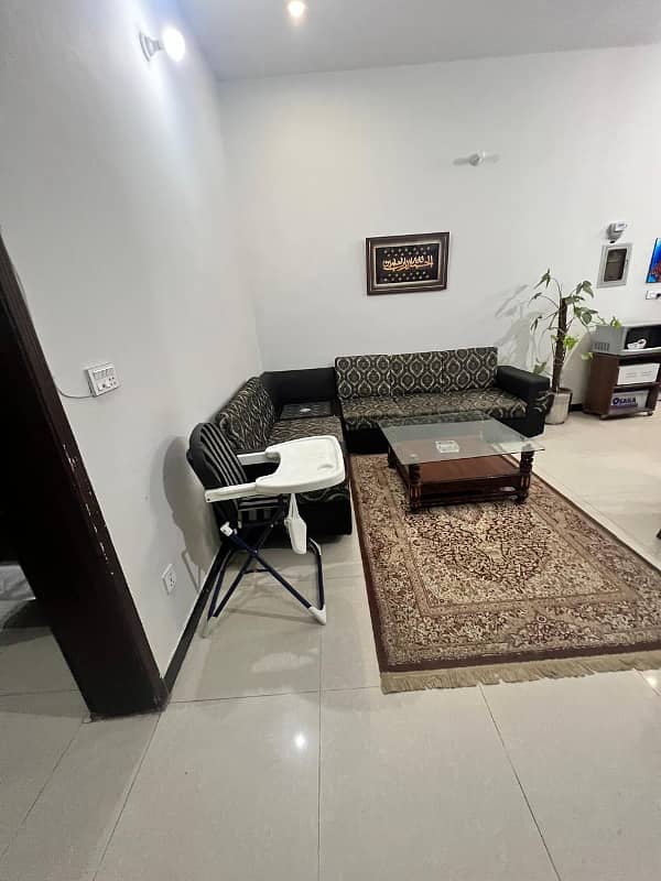 Fully furnished room available for rent in Model tow 0