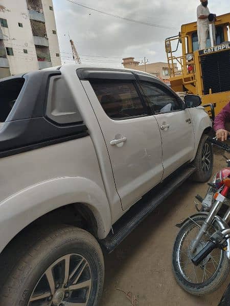 Toyota Hilux 2014 4