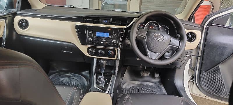 Toyota Corolla XLI Automatic 2019 4