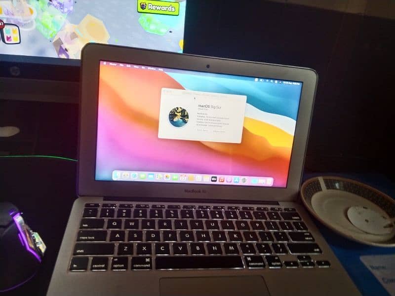 MacBook macOs Big sur 10/10 condition 8