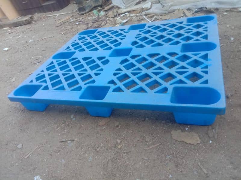 Used Imported Pallet in Pakistan | Plastic & Wooden Pallets Stock Sale 1