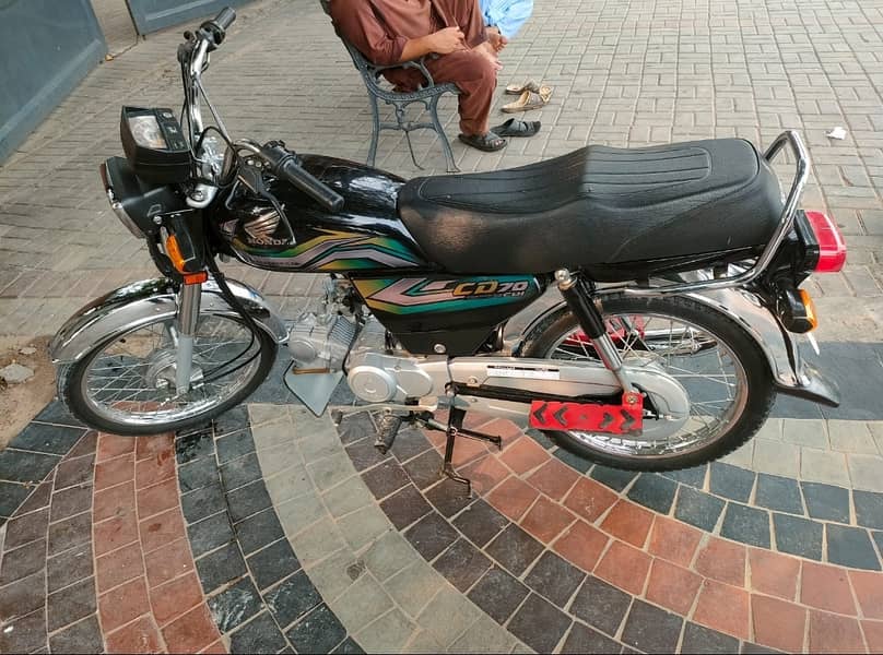 Honda CD 70 2023 4