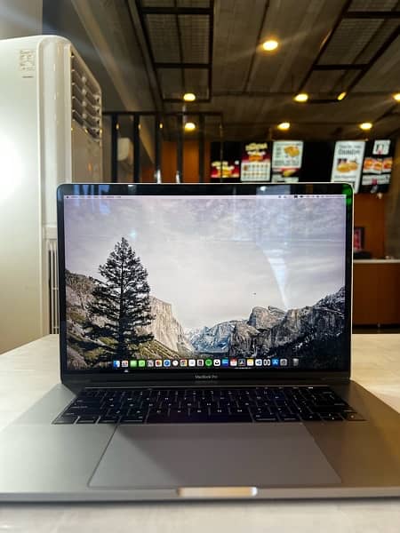 MacBook Pro 2017 16 inch i7 Urgent Sale 1