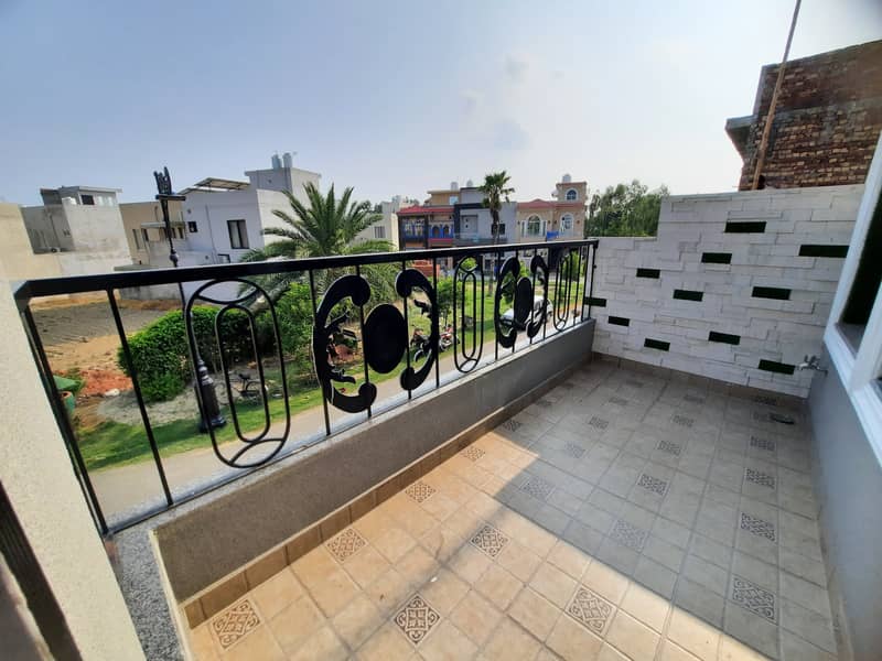 Prime Location Modern Style Villa for Sale 9