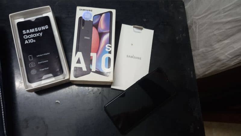 Samsung A10s mobile phone 32 GB 2