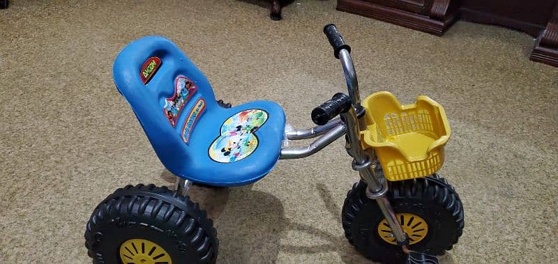 Kids tricycle 0