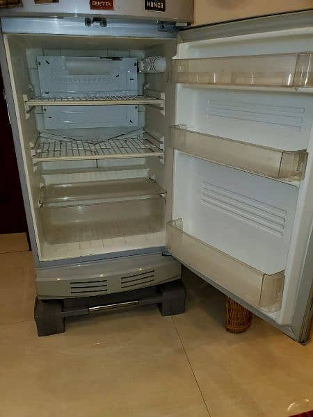 Pel 15 cbft Refrigerator in Perfect condition 2