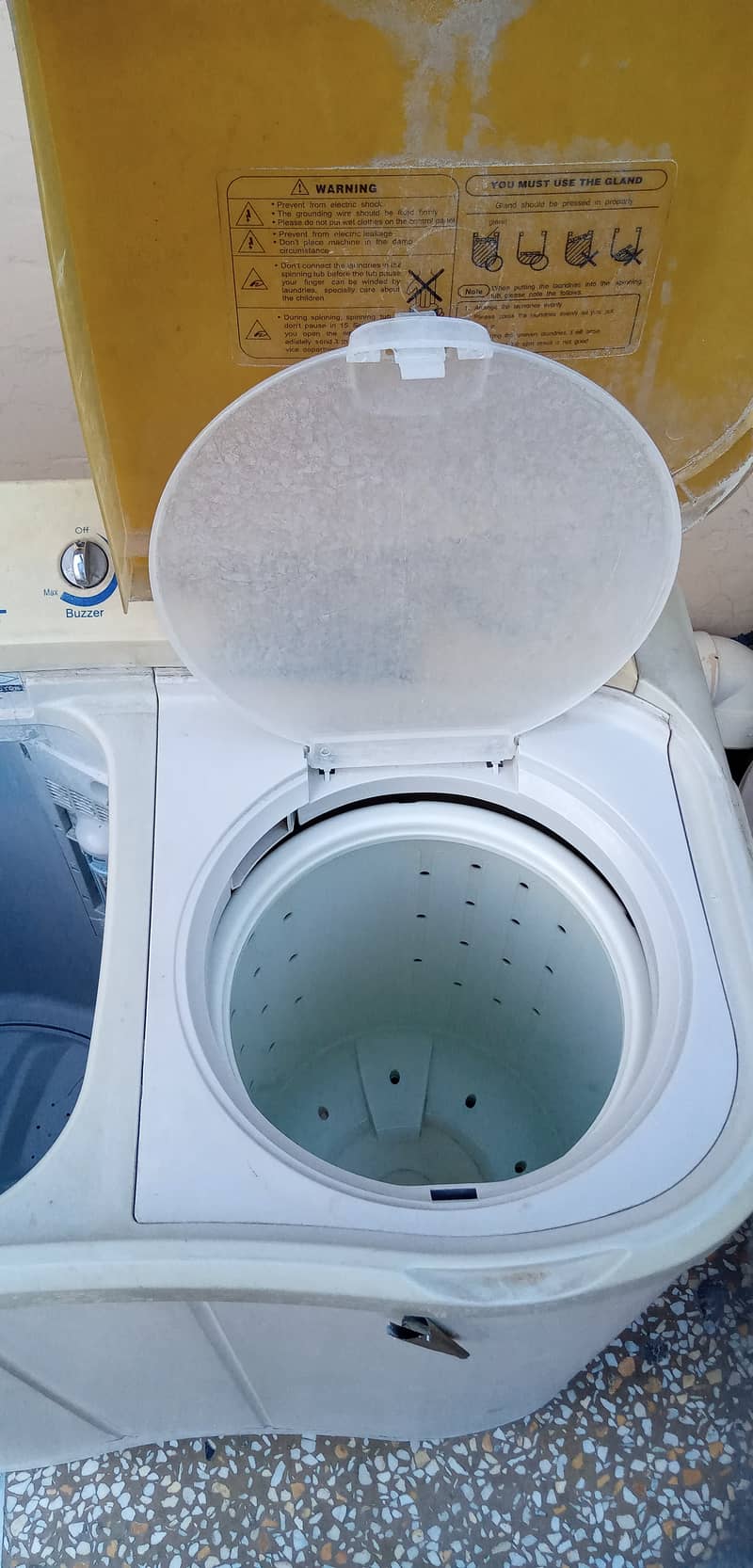 Haier washing machine. 1