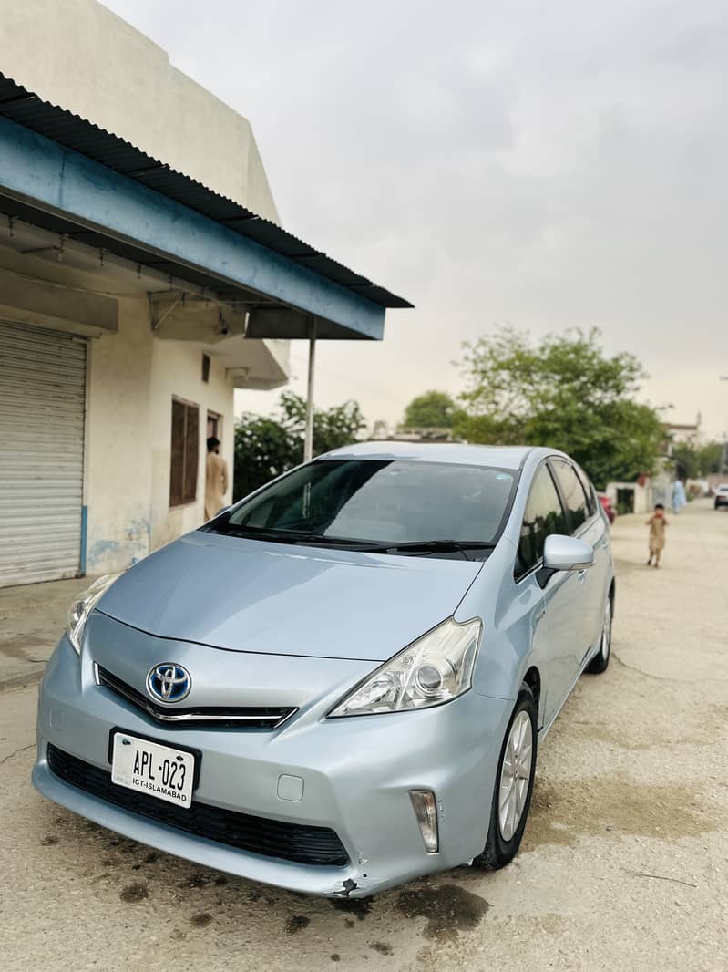 Toyota Prius Alpha 2014 Hybrid 9