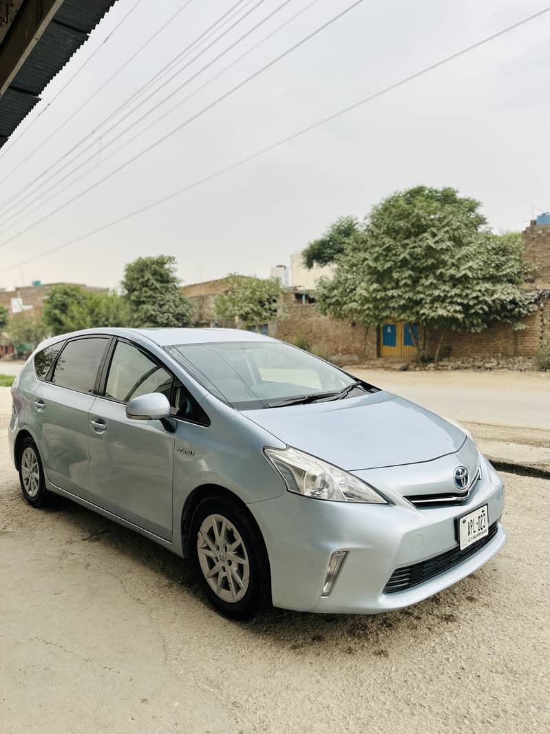 Toyota Prius Alpha 2014 Hybrid 10