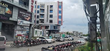 2250 sqft big ground floor shop for rent, Central location Rent Rs 115000 per month