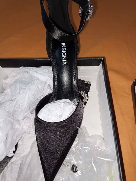 brand Insignia Formal Black heels size 41 2