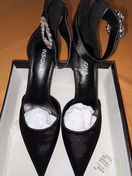 brand Insignia Formal Black heels size 41 4