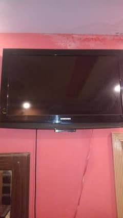 lcd 40 inch in new condition for sale original samsung