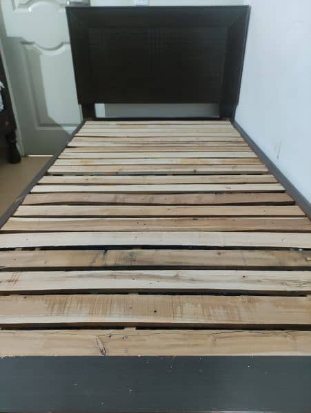 Single wooden bed 4