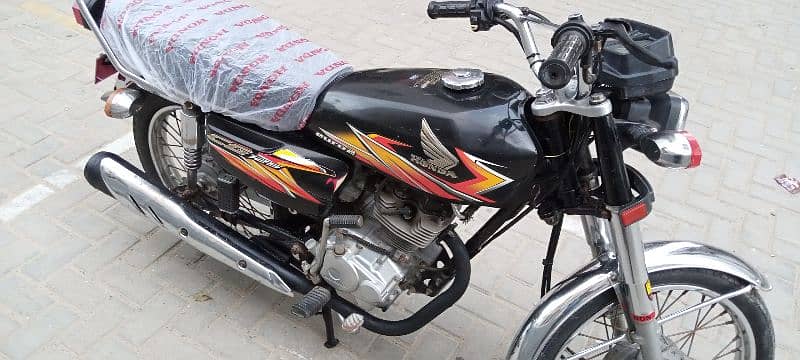 Honda 125 Larkana Number 2020 8