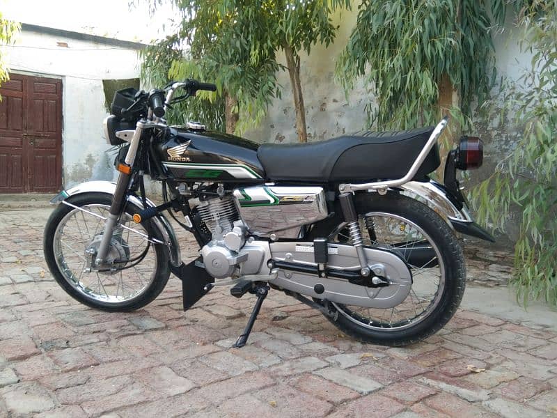 Honda CG 125 Special Edition 22/23 3