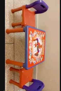 kids plastic chir table new condition