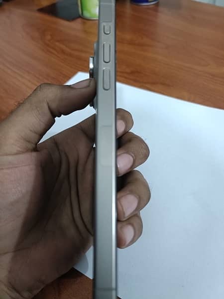 Iphone 15 pro max natural titanium JV 2