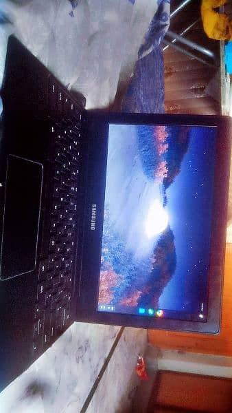 samsang chrome book 16 gb 1