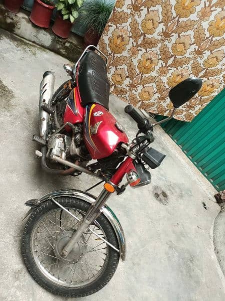 honda 125 model 2012  for sale in a reasonable price 3