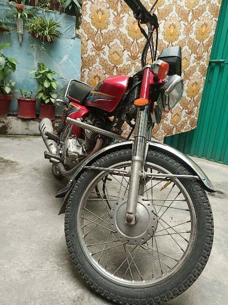 honda 125 model 2012  for sale in a reasonable price 4