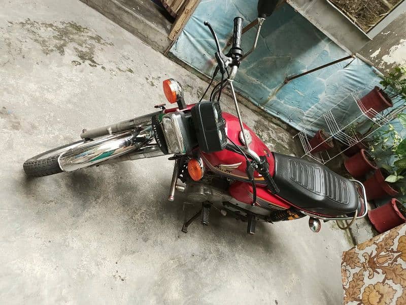 honda 125 model 2012  for sale in a reasonable price 10