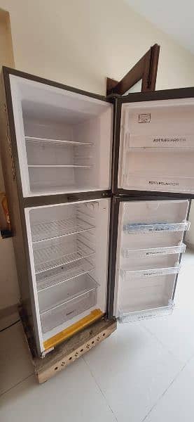 Haier refrigerator 12 CFT 336 ec 1