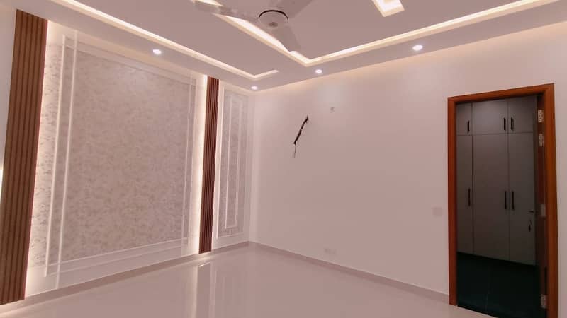 1 Kanal Brand New Upper Portion For Rent In DHA Phase 3 5