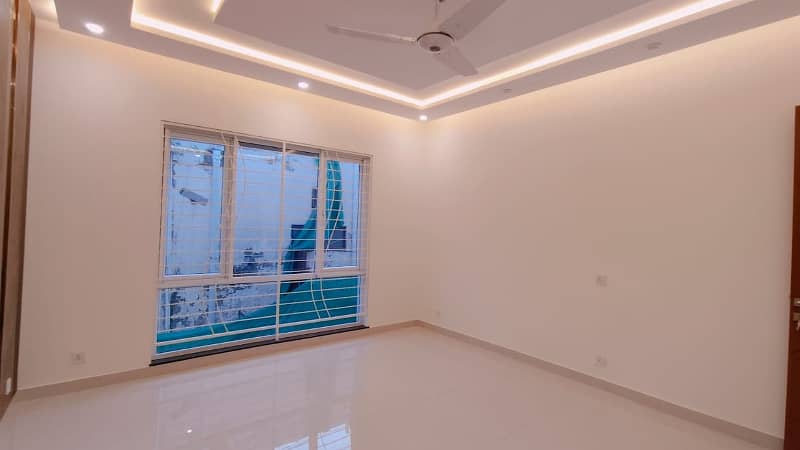 1 Kanal Brand New Upper Portion For Rent In DHA Phase 3 14