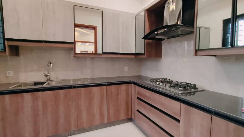 1 Kanal Brand New Upper Portion For Rent In DHA Phase 3 23