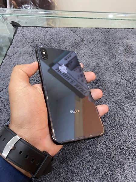 Iphone xsmax 256gb 9