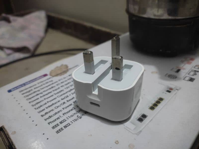 APPLE IPHONE 20W CHARGER 1