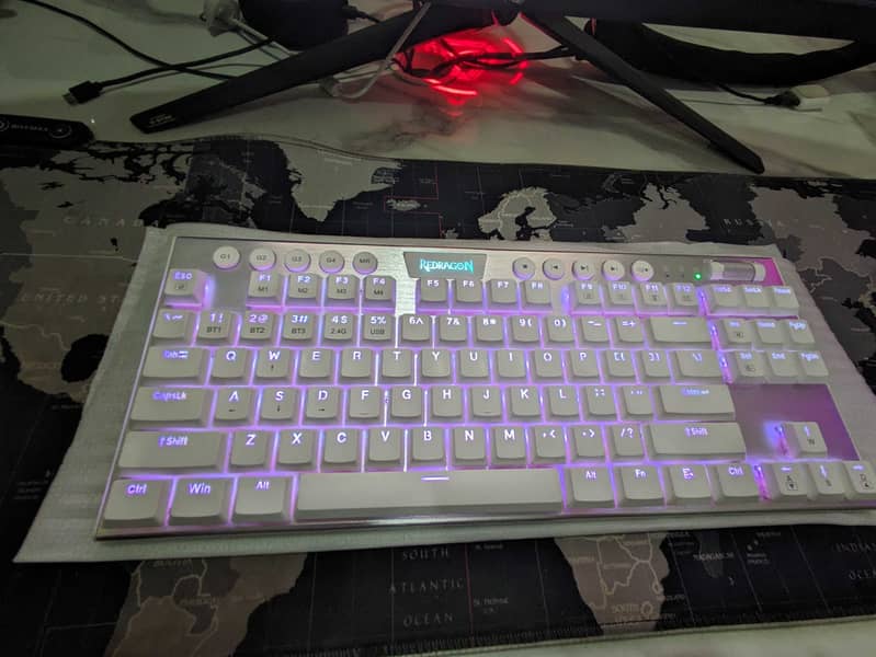 REDRAGON K621 HORUS TKL White Wireless RGB Mechanical Keyboard 1