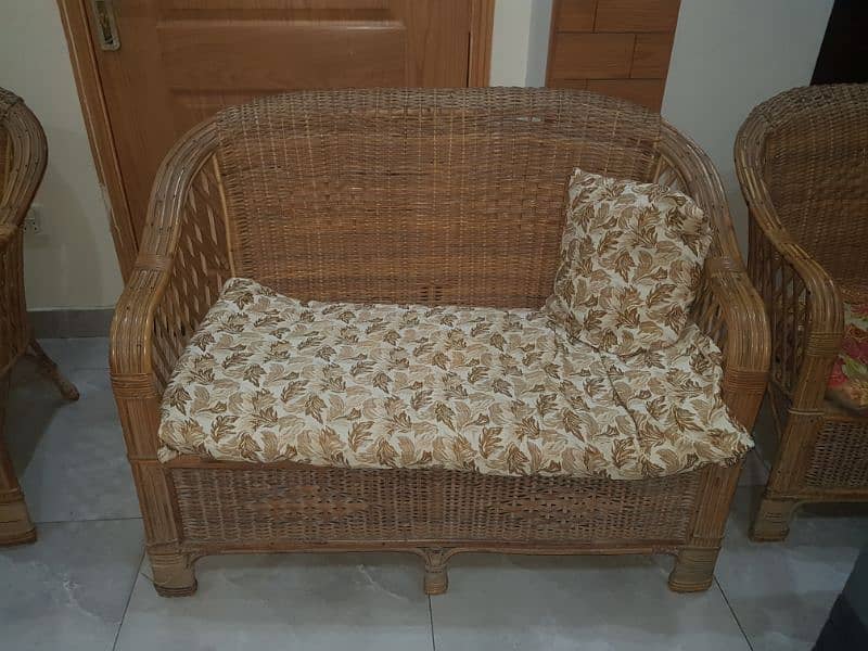 3 baid sofa with table and sofa foam urgent sale 1