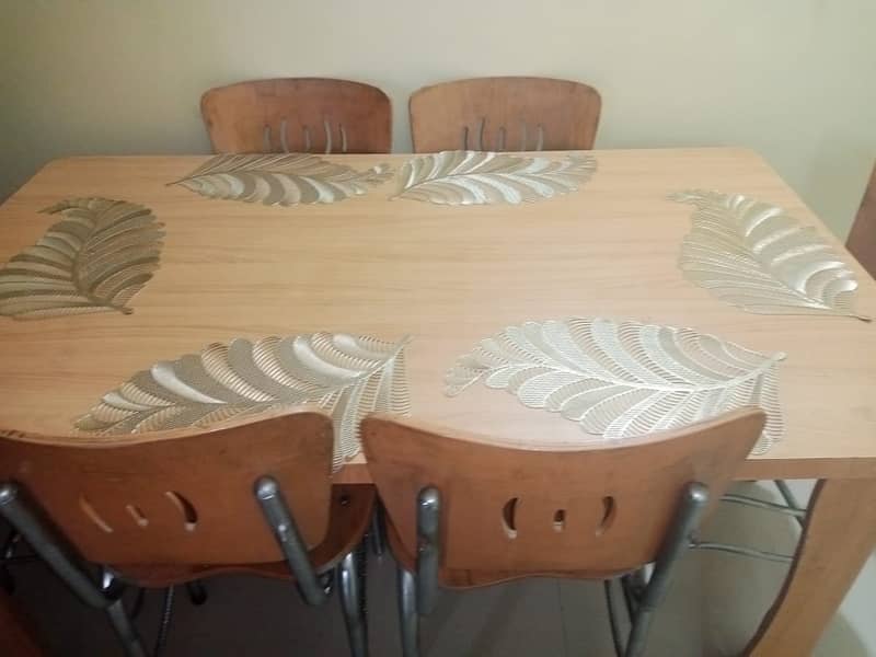 6 SEATER STILISH DINING TABLE WITH CHAIR 4