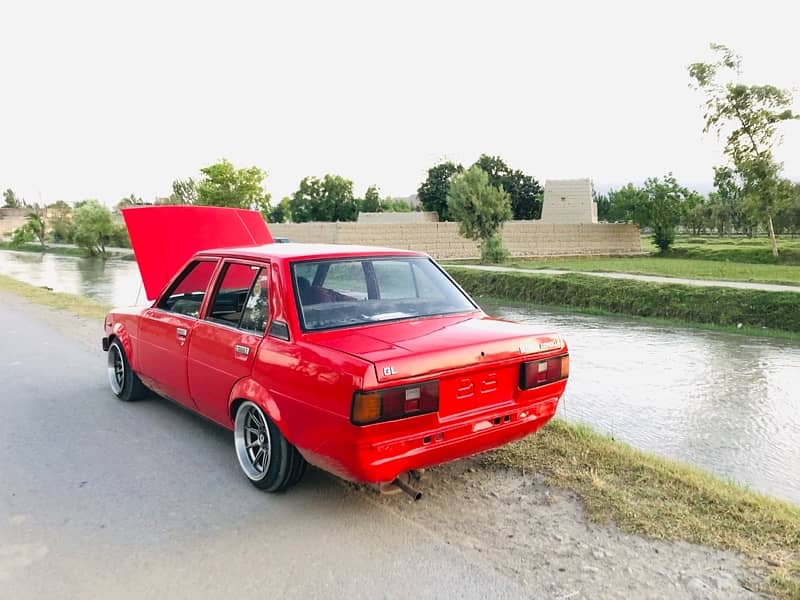 Toyota Corolla 1982 17