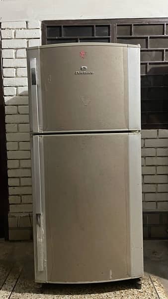 Dawlance  fridge all ok working  condition  large size 2