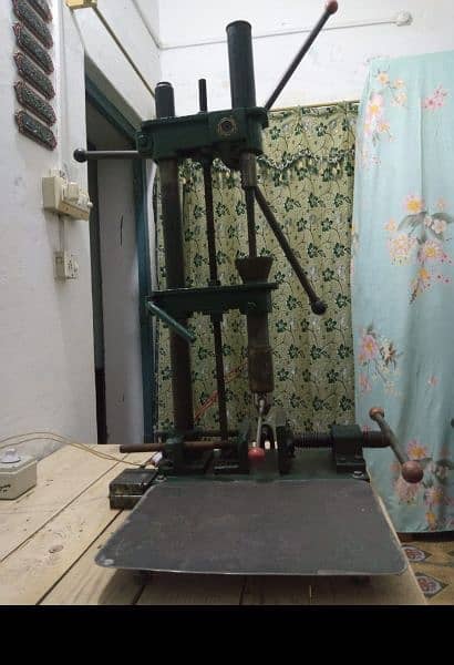 Hand moulding machine 2