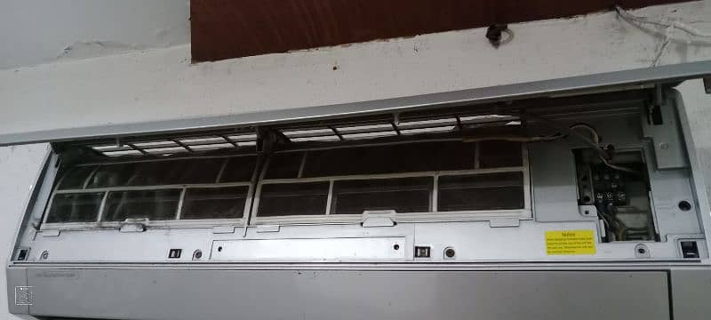 Used Gree AC for sale in good condition 1