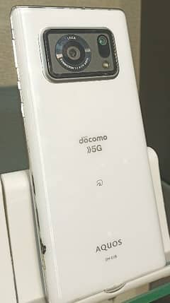 Gaming Mobile - Docomo R6 0