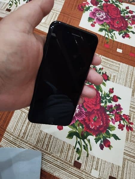 iphone 7 128GB Non-PTA 1