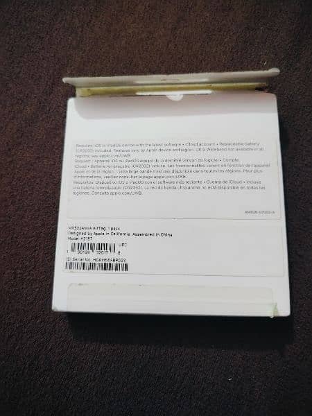 apple original airtag with box 1