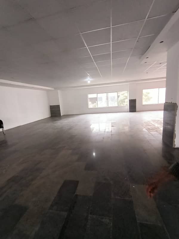 15000 Sq Feet Office For Rent In Gulberg 9