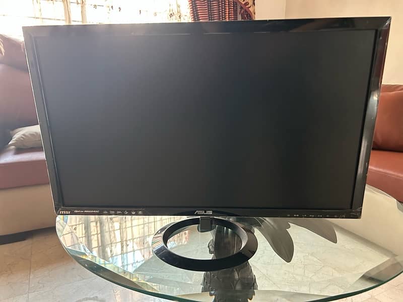 Monitor in good condition 10/10 with 1ms response rate 2