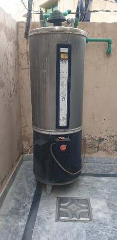 Rays brand geyser is up for sale urgently